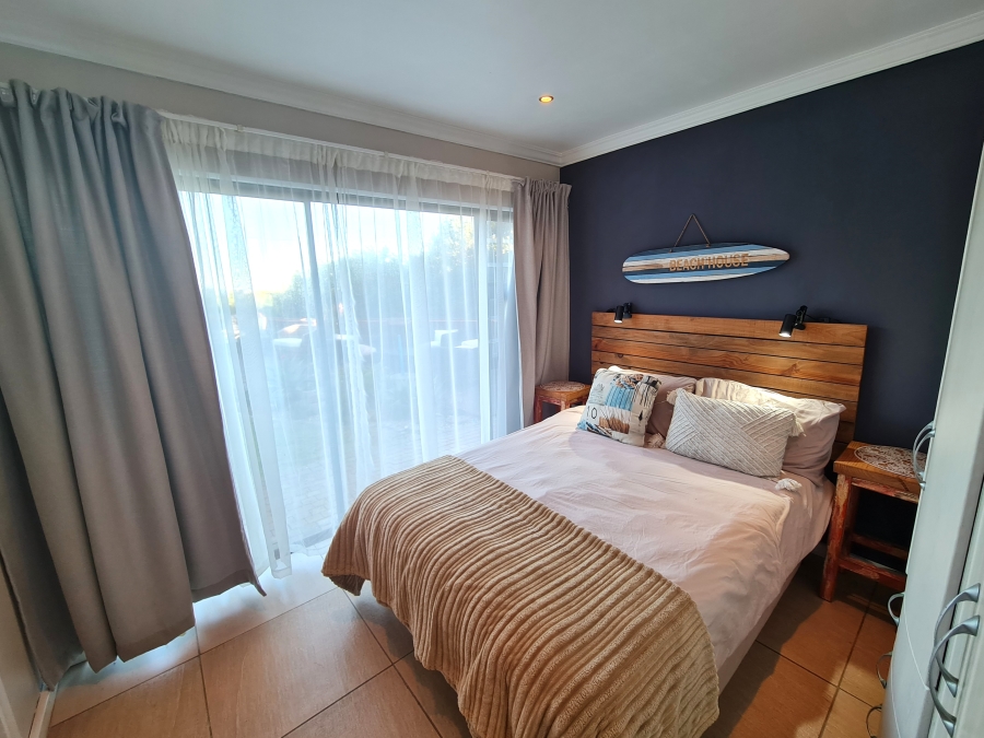 8 Bedroom Property for Sale in Paradise Beach Eastern Cape